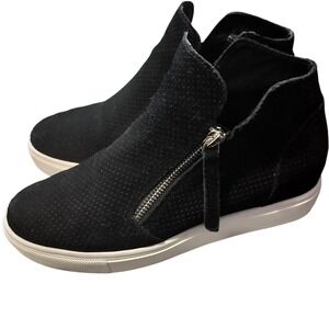 Steve Madden Caliber Black Perforated Suede Wedge Sneakers Booties Womens 8M